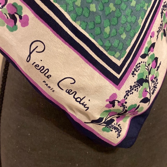 Vintage Pierre Cardin Paris trees square silk scarf - Picture 13 of 17